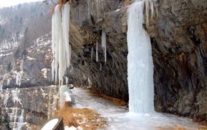 Colere: le cascate di ghiaccio della via Mala